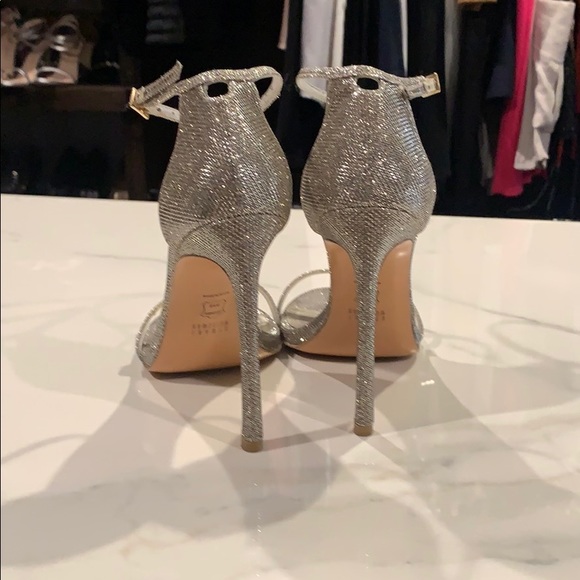 Stuart Weitzman “Nudist” in Platinum Lamé - Picture 3 of 4